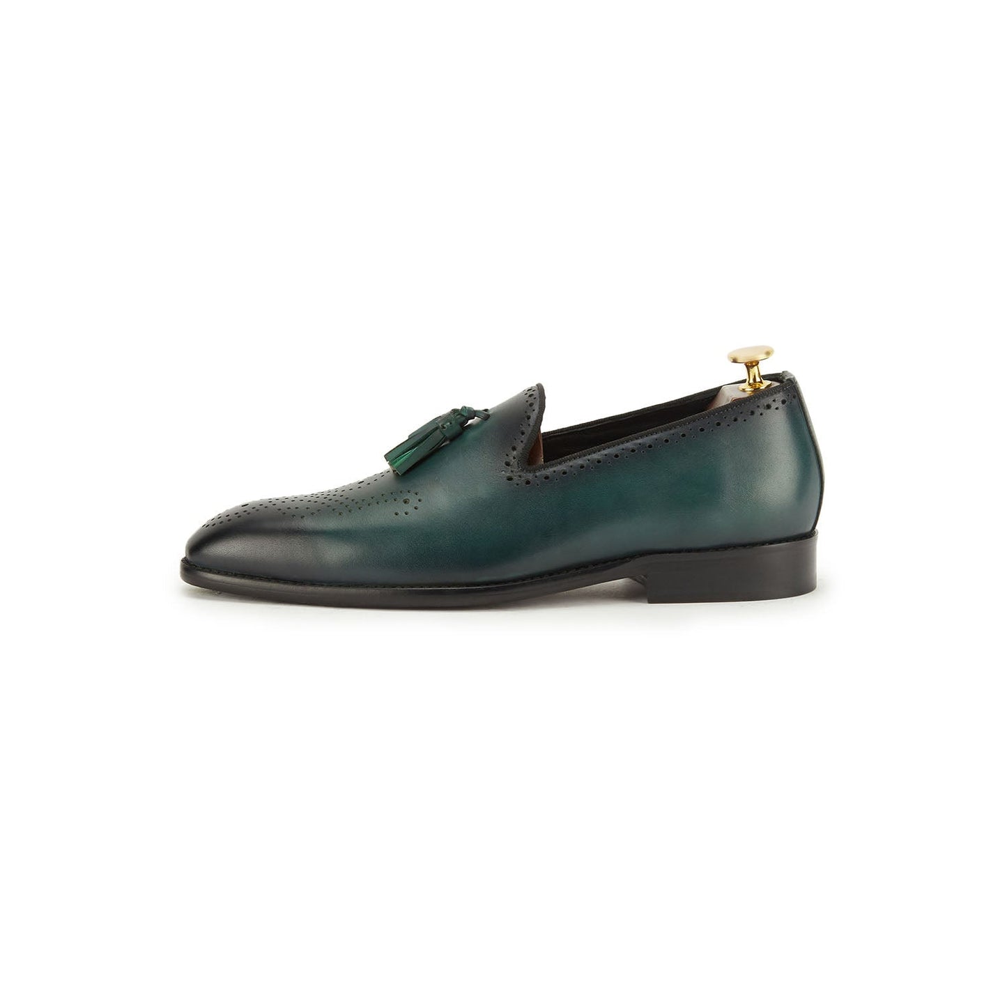 Best mens shoes online india. Dark Green pure leather men's shoe for party wear. Green comfortable tassel slip ons, mens luxury shoes that are handcrafted in pure european leather and Italian fits available at Vantier shooes online shop. 