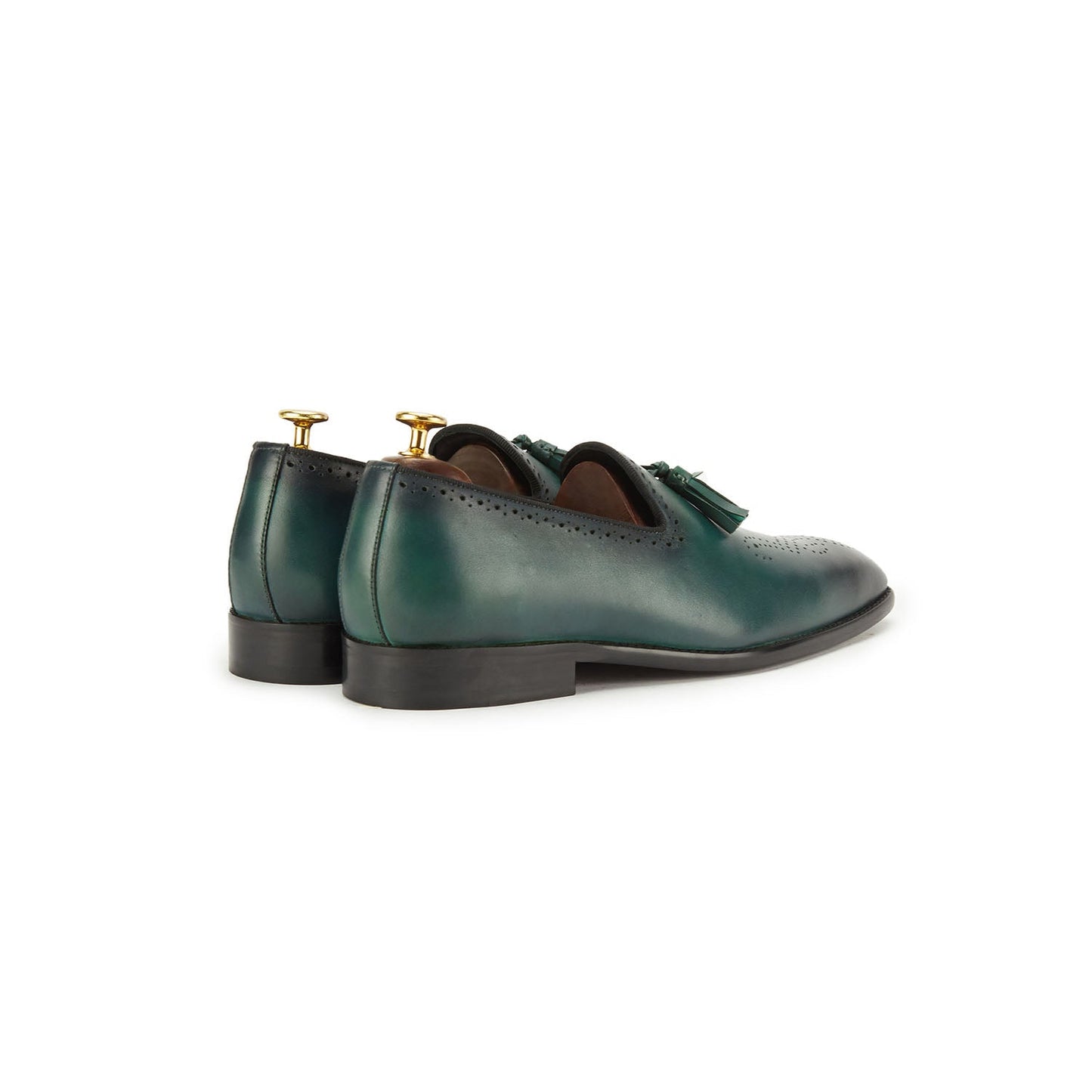 Best mens shoes online india. Dark Green pure leather men's shoe for party wear. Green comfortable tassel slip ons, mens luxury shoes that are handcrafted in pure european leather and Italian fits available at Vantier shooes online shop. 